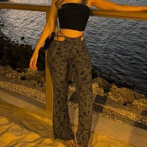 High-Waist Floral Wide-Leg Pants - Olive Green